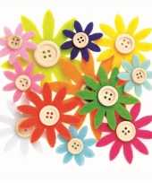 12 stuks gekleurde hobby bloemen van vilt met houten knoop