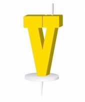 Geel taart kaarsje letter v