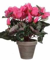Nep planten roze cycklamen kunstplanten 30 cm met oranje bloemen en grijze pot