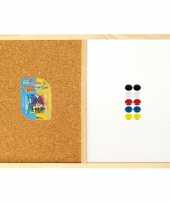 Prikbord memobord met magneten en punaises